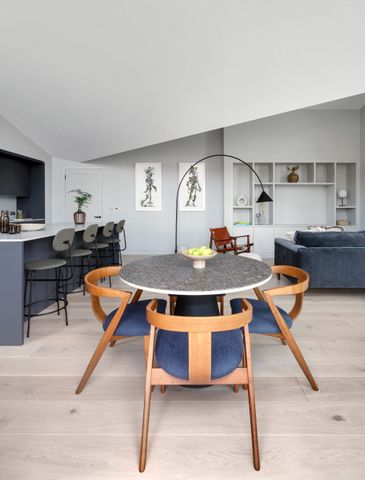 2 Bedroom Flat, Ganton Street, London, Greater London, W1F - Photo 2