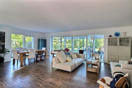 FAMILY HOUSE LAKE VIEW - Photo 2