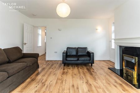 4 bedroom detached bungalow to rent - Photo 3