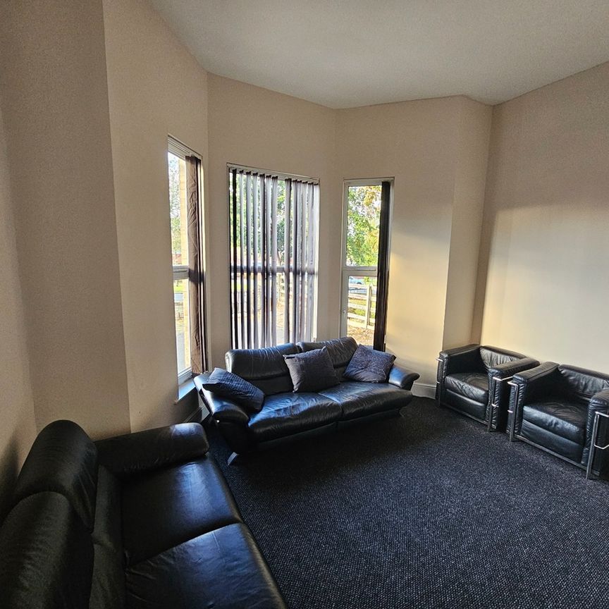 8 Bed Semi-Detached House, Wilbraham Road, M14 - Photo 1