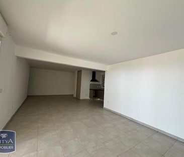 Location Appartement 3 pièces 90m² STE CLOTILDE 97490 - Photo 3