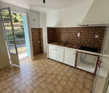Location Appartement 4 pièces 88m² TOURRETTE LEVENS 06690 - Photo 3