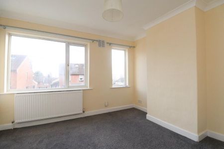 2 bedroom end of terrace house to rent - Photo 2