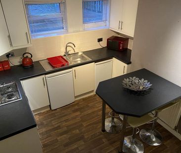 Knowle Road (room 2), Burley, Leeds - Photo 3