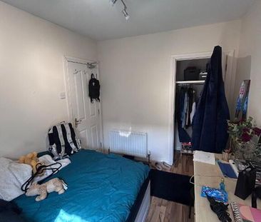 40 St Albans Gardens, Belfast, BT9 5DR - Photo 4