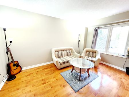 For Lease - 7275 Corrine Crescent, Mississauga, Ontario - Photo 2