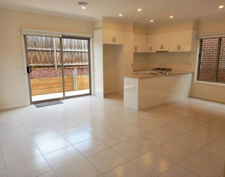 15 Peter Pan Crescent, Kurunjang, VIC 3337 - Photo 5