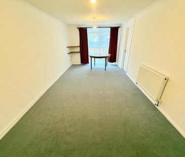 2 bedroom Flat To Let - Photo 5