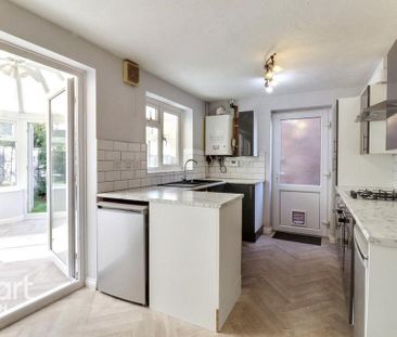 3 bedroom semi-detached house to rent - Photo 4