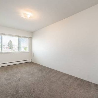 Royal Ramada - 1 Bedroom - Available December 1st - Photo 4