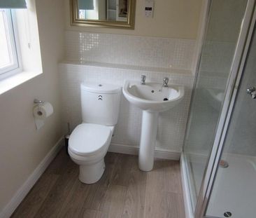 3 bedroom semi-detached house to rent - Photo 6