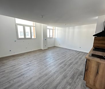 Location Appartement 1 pièce 35m² - Photo 2