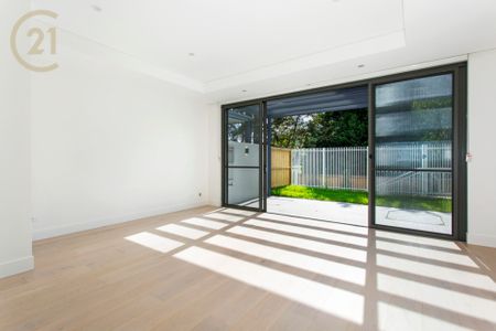 Warrawee Grand- Great Size and Style&excl; &ast;&ast;Available 26&sol;11&ast;&ast; - Photo 5