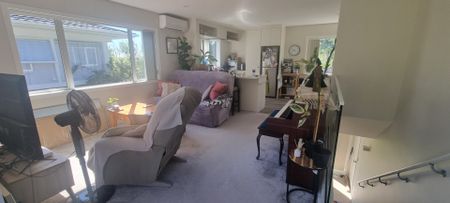 3 bedroom in Totara Vale - Photo 3