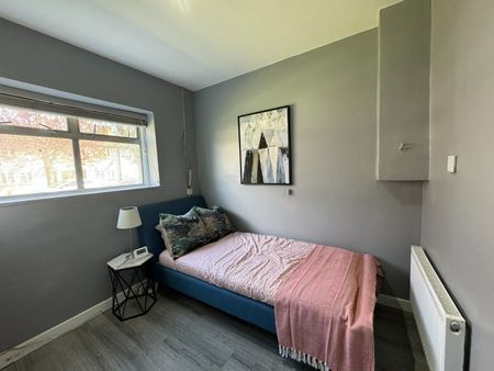 4 Bed Semi-Detached House, De Quincey Road, N17 - Photo 5