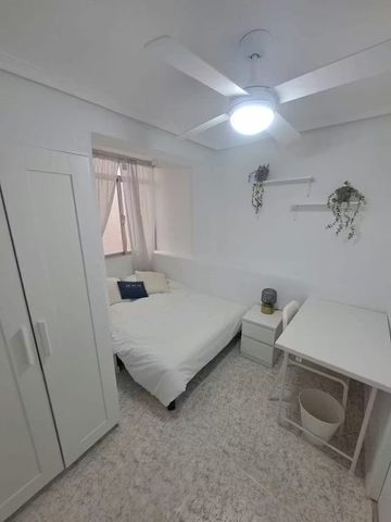 Avenida Blasco Ibáñez, Paterna, Valencian Community 46980 - Photo 3