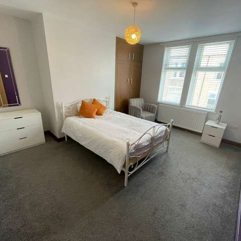 4 bed house share to rent in Eglesfield Road, South Shields, NE33 - Photo 1