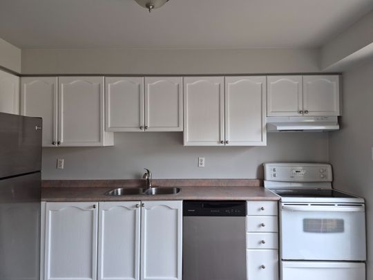 For Lease - 191 PICKETT Crescent, Barrie, Ontario - Photo 1