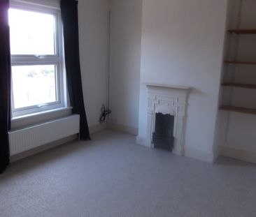 2 bedroom House - Fishers Green Road, Stevenage - Photo 3