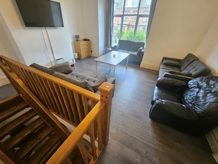 30 Brudenell Avenue, Hyde Park, Leeds, LS6 1HD - Photo 3