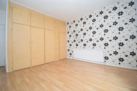 High Street, Normanton - Photo 3