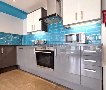 1 bedroom in a flat share to rent - Photo 4