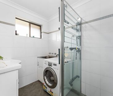 Modern Two Bedroom Unit In Central Location - Photo 3