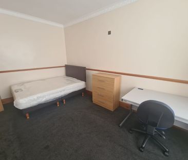 6 Bed - 27 Regent Terrace, Hyde Park, Leeds - LS6 1NP - Student - Photo 1