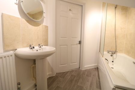 Hill View, Dorking, RH4 - Photo 5