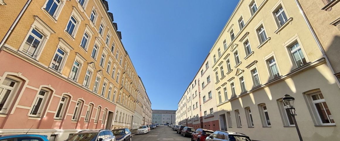 Chemnitz• Bernsdorf • 2 Zimmer • mit Balkon • Tageslichtbad • Stellplatz • schnell sein! - Foto 1