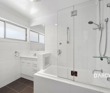 18 YARDLEY AV - Photo 2