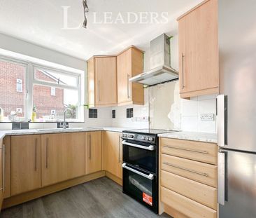 3 bedroom house to rent Heather Close, Gosport, PO13 - Photo 6