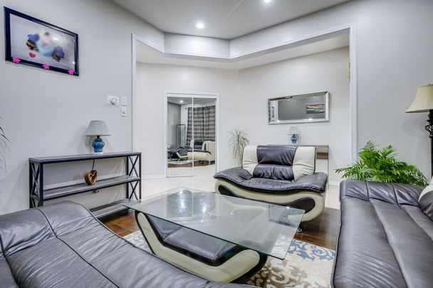 For Lease - 330 Schreyer Crescent, Milton, Ontario - Photo 1