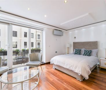 An Exceptional Four Bedroom Family House with Private Parking & Roo... - Photo 3