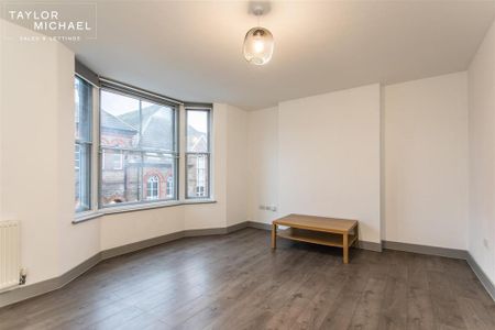 2 bedroom flat to rent - Photo 2