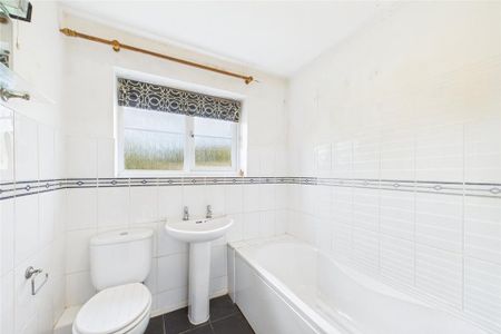 3 bedroom terraced house to rent - Photo 5