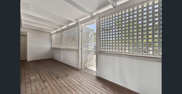 Spacious 3-Bedroom, 2-Bathroom Home in the Heart of Margate - Photo 1