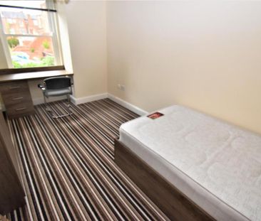 3 bedroom flat to rent - Photo 3