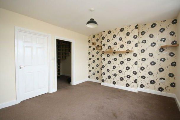 2 bedroom property to rent - Photo 1