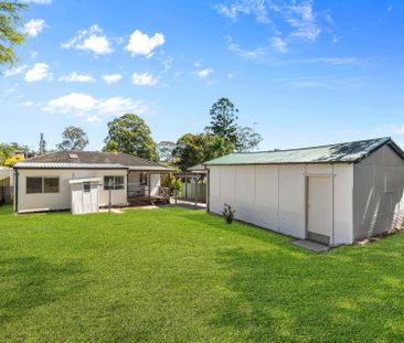 Charming Family Home - Like Brand NEW - Photo 4