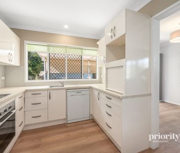 Freshly renovated residence on a private 1,287m2 battle-axe block - Photo 3