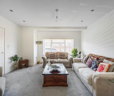 5 bedroom semi-detached house to rent - Photo 1