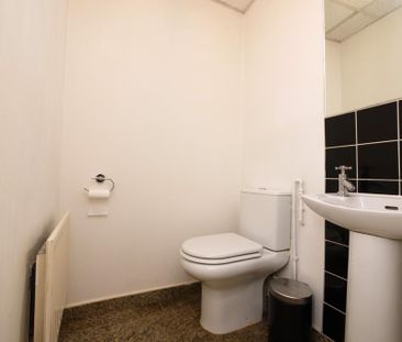 Studio to rent - Photo 6