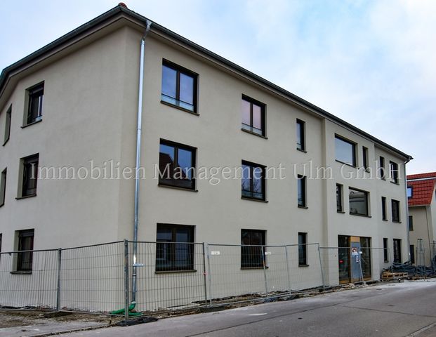 Wunderschöne 2-Zimmer-Wohnung mit Balkon und Tiefgaragenstellplatz! - Photo 1