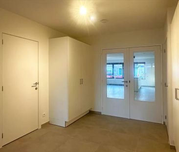 Prachtig ruim gelijkvloers appartement met 4 slaapkamers & tuin in ... - Photo 5