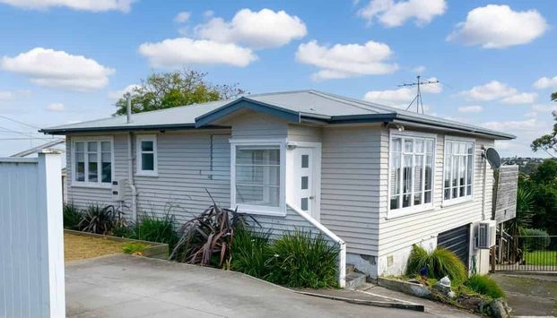 Sunny 4 Bedroom Family Home - Photo 1