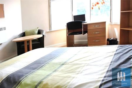 1 bedroom penthouse to rent - Photo 4