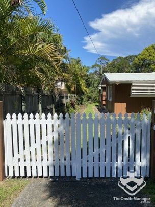 Furnished 1 Bedroom Renovated House for Rent - Close to UQ and Amenities - Photo 1