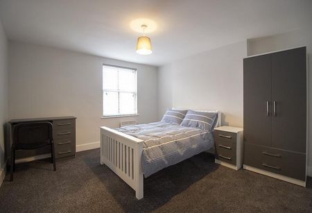 3 bedroom flat to rent - Photo 3
