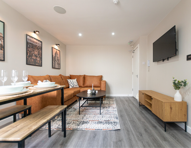 Cliff Street Room 5 - Photo 1